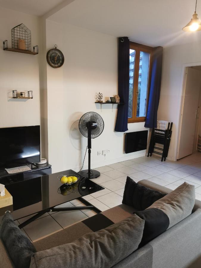 Charmant Appartement A 1 Minute Du Lac Анси Екстериор снимка